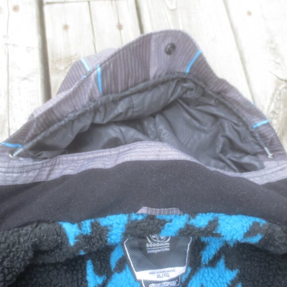 Ripzone Ski and Winter Hooded Core 5000mm Snow Ski Jacket - XL Youth. - Picture 7 of 14